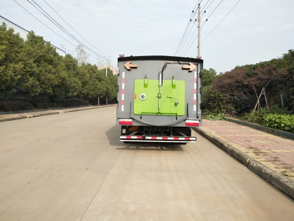 神绿通牌SLV5120TXSE型洗扫车（中型车）