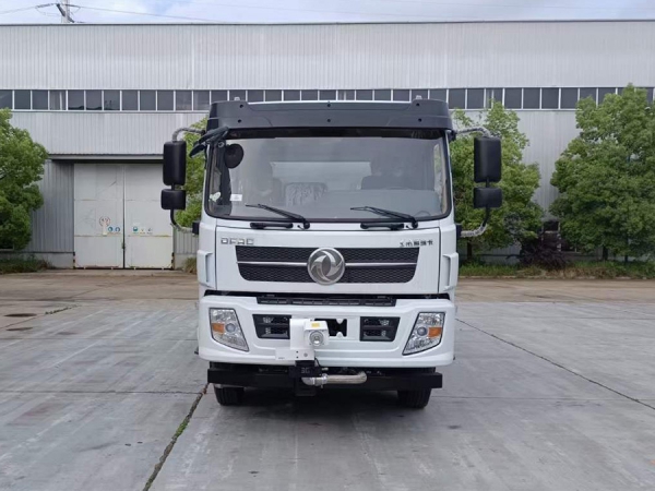 东风福瑞卡12吨洒水车