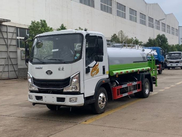 重汽豪曼5吨洒水车