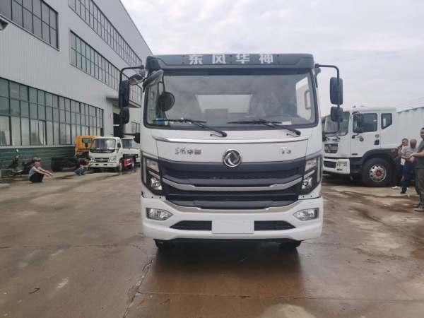 东风华神T3 12吨洒水车