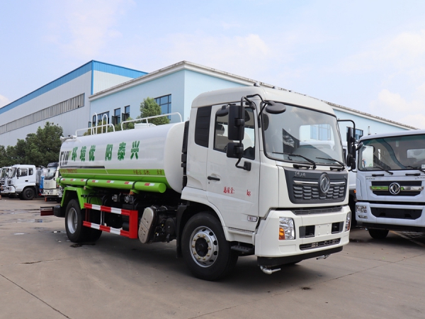 东风天锦12吨洒水车