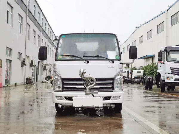 凯马蓝牌多功能抑尘车