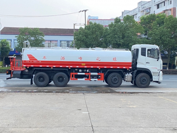 东风天龙20吨洒水车
