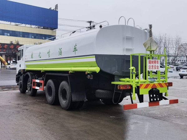 东风华神前四后八25吨洒水车